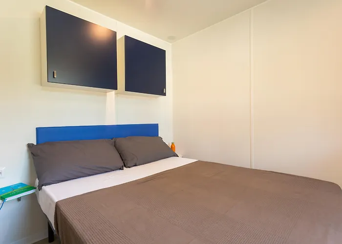 Gebetsroither - Village Capitol Acampamento 4*